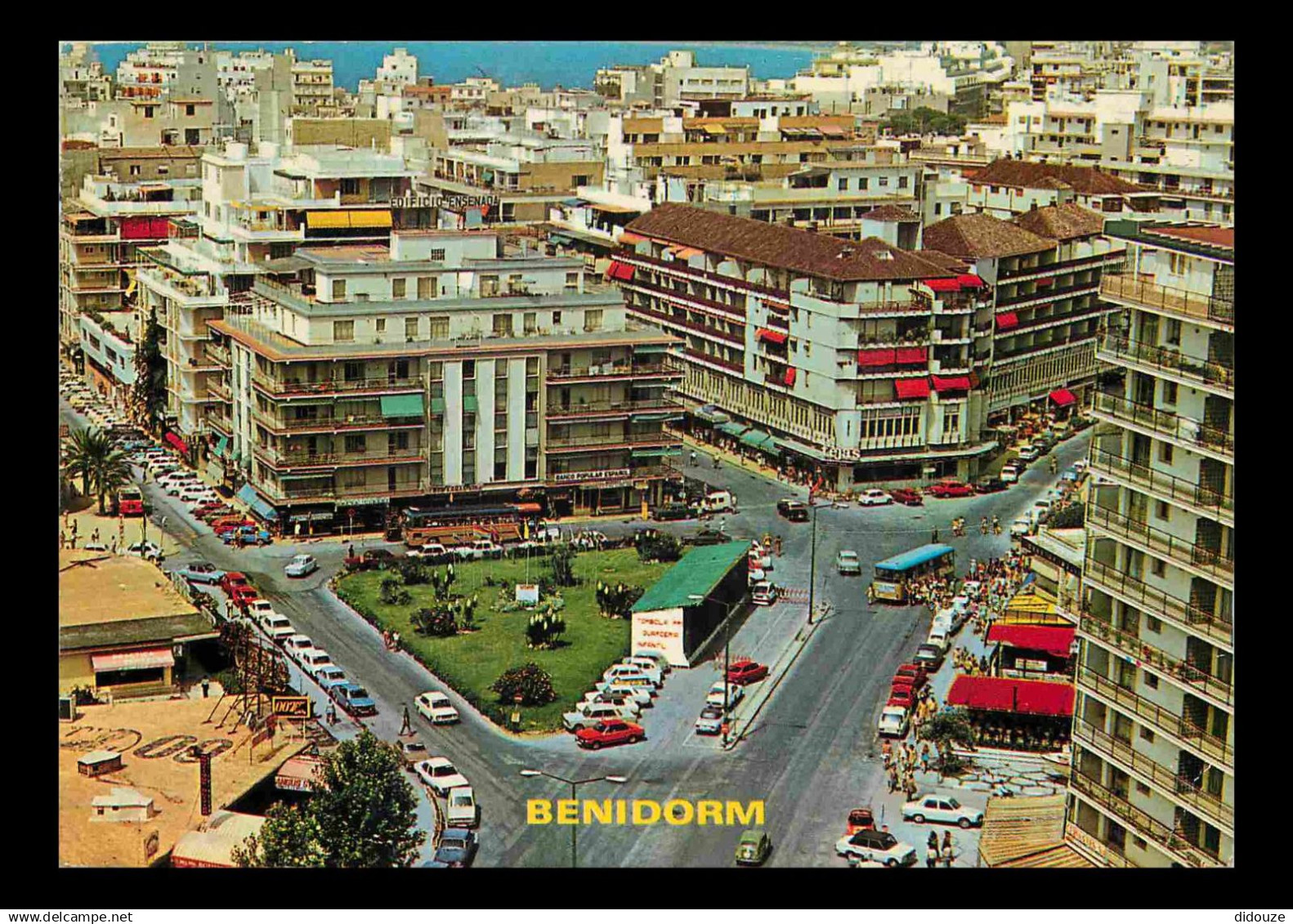 Espagne - Espana - Comunidad Valenciana - Benidorm - immeubles - architecture - Automobiles - CPM - Voir Scans Recto-Ver