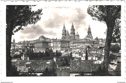 CPSM  Carte Postale Espagne  Santiago de Compostela  Vista parcial 1956 VM71755