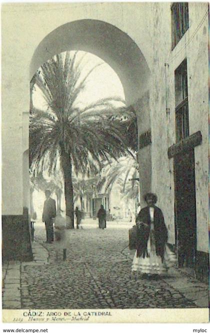 Cadiz. Arco de la Catedral.