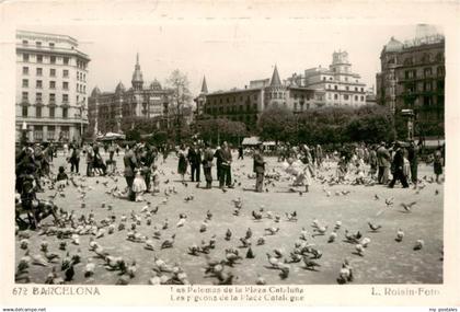 Barcelona Cataluna ES Las Palomas de la Plaza Cataluna