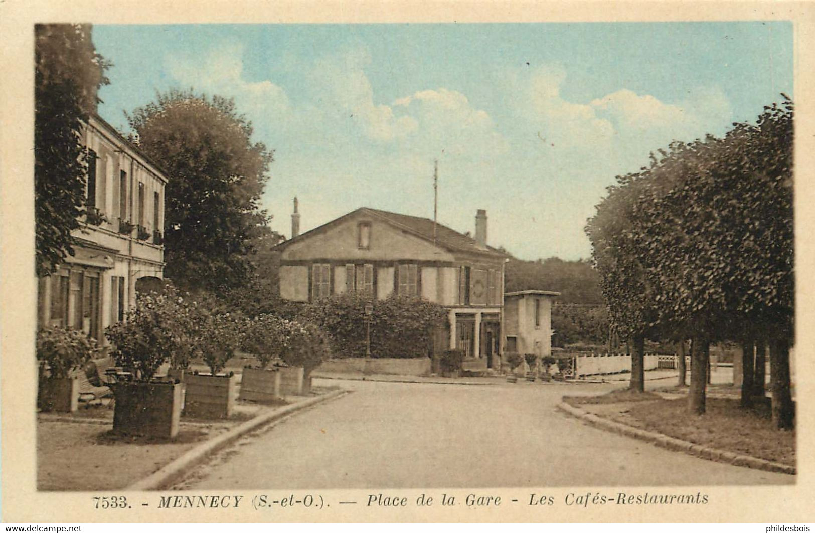 ESSONNE  MENNECY  place de la gare Les cafés et restaurants