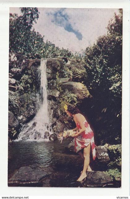 CP ETATS UNIS Hawaiian waterfall Native