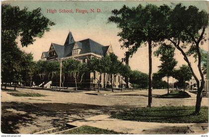 PC US, NORTH DAKOTA, FARGO, HIGH SCHOOL, VINTAGE POSTCARD (B45752)