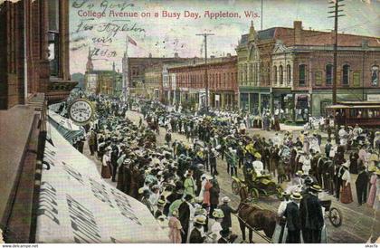 PC US, WI, APPLETON, COLLEGE AVENUE ON A BUSY DAY, Vintage Postcard (b29657)