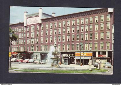 USA Watertown N.Y. Fotel Woodruff and fountain public square (animée old cars )