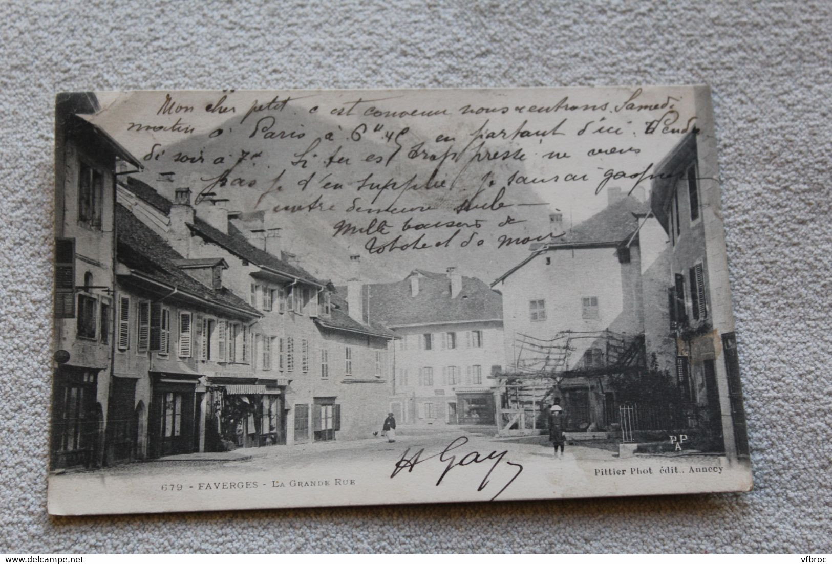 Faverges, la grande rue, haute Savoie