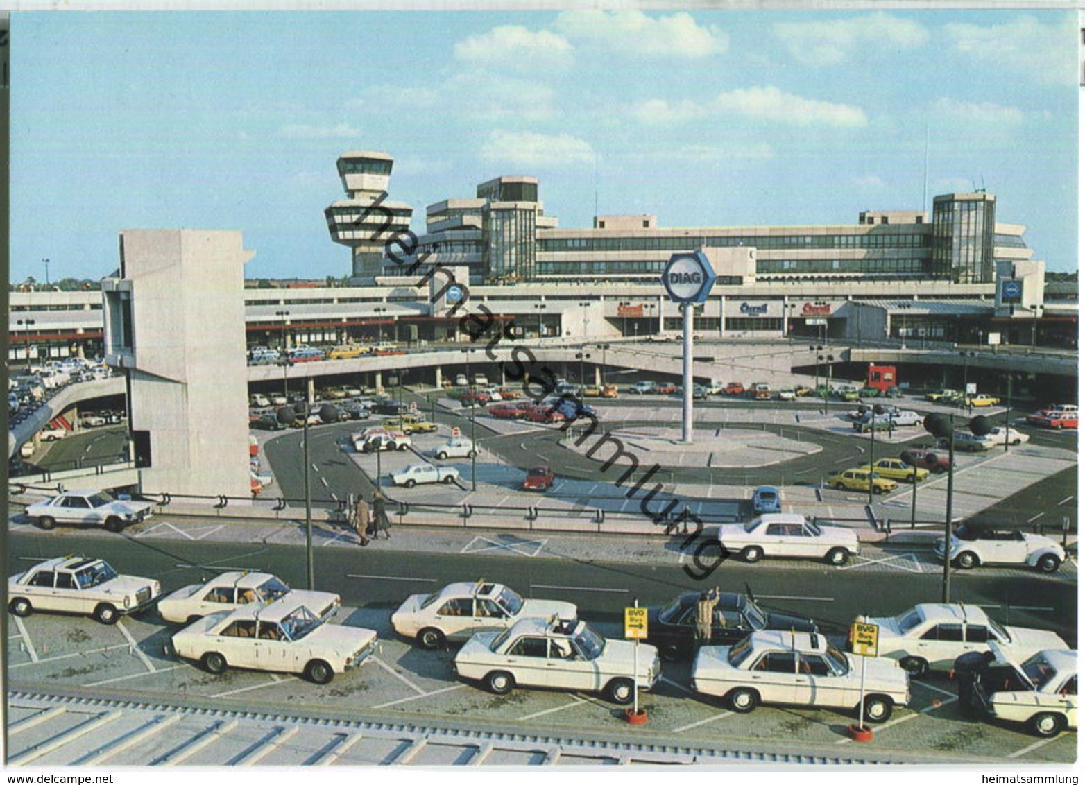 Flughafen Berlin Tegel - Innenhof - Taxi - Verlag Deutsch Schwalbach/Saar