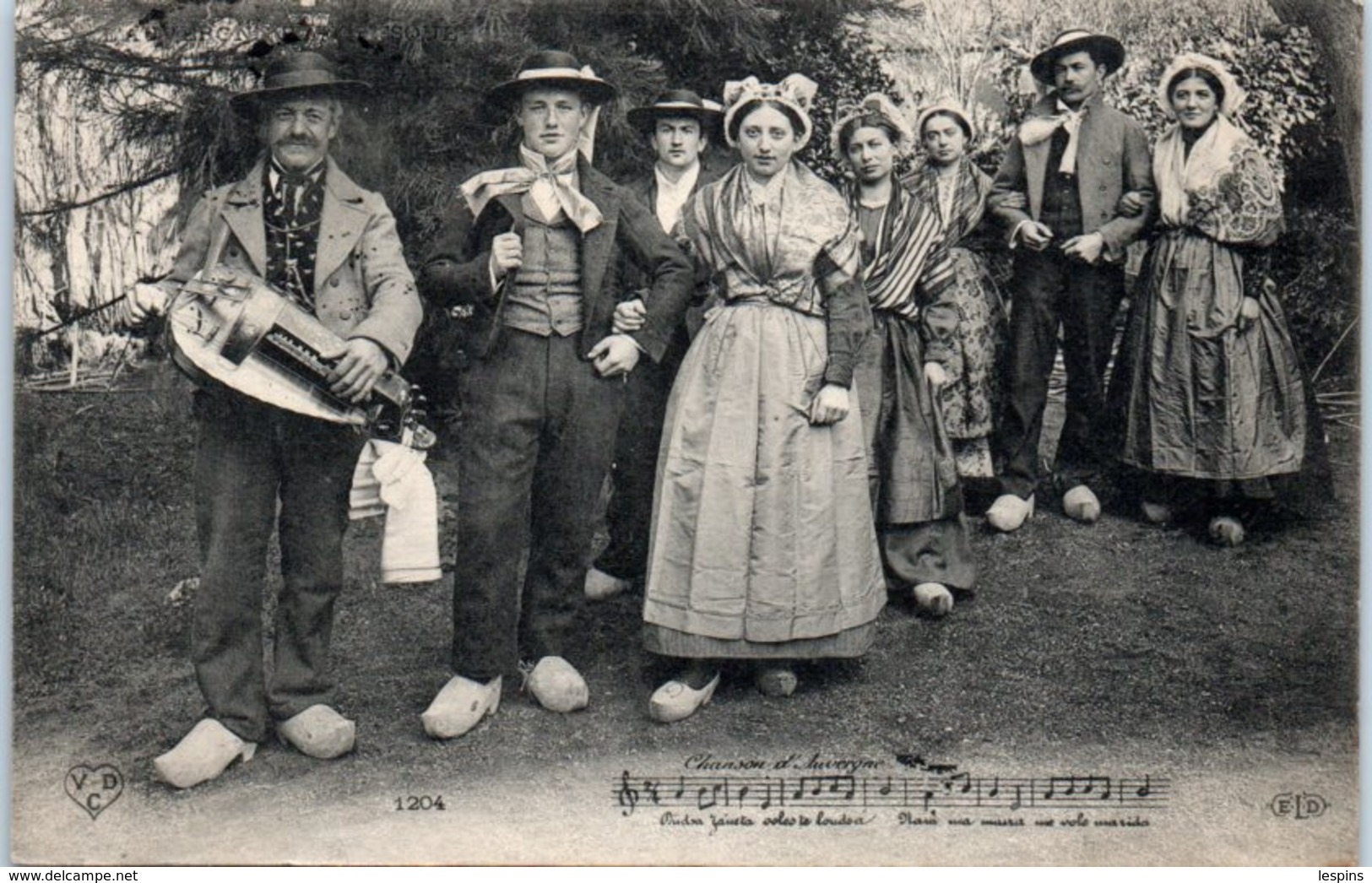 FOLKLORE  -- AUVERGNE - Types d'Auvergne - Auvergne Pittoresque - N° 1204