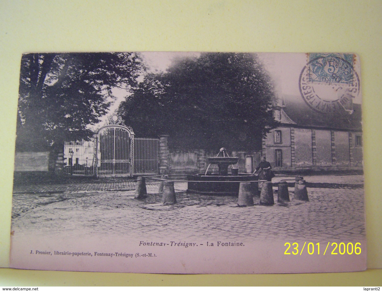 FONTENAY-TRESIGNY (SEINE ET MARNE) LA FONTAINE.