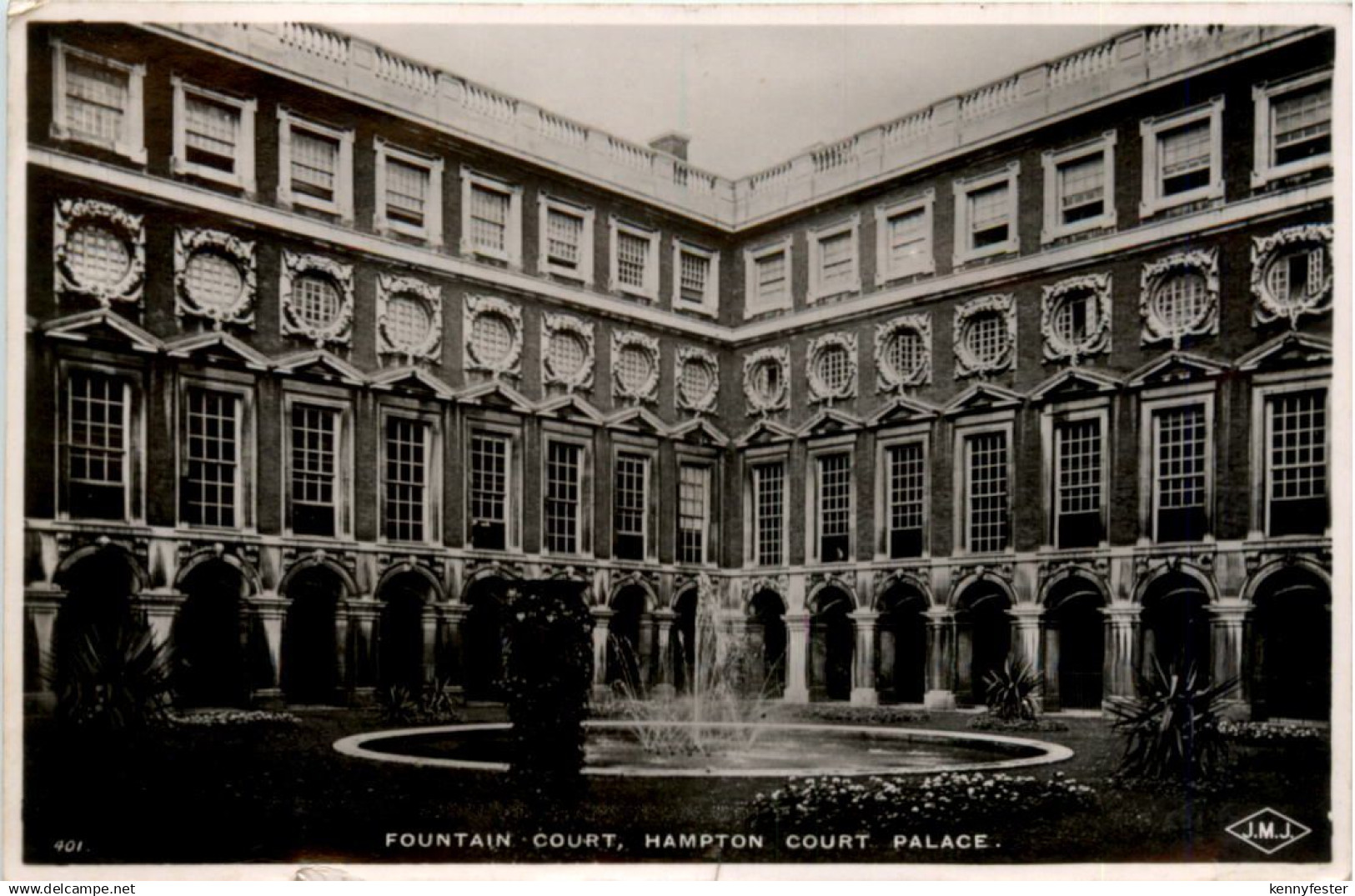 Fountain Court - Hampton Court Palace