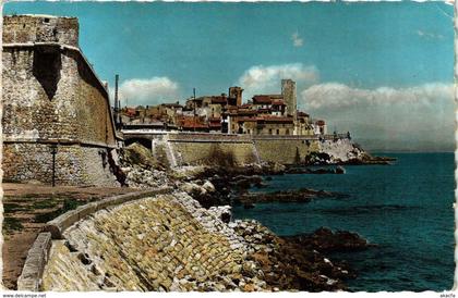 CPA Antibes- La vieille ville et les remparts FRANCE (1004153)