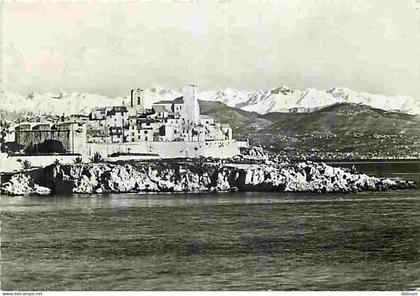 06 - Antibes - Vieille Ville - La vieille Ville et la Chaine des Alpes - CPM - Voir Scans Recto-Verso