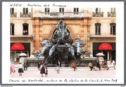 LYON la fontaine des Terreaux 1 (scan recto verso)MF2770UND