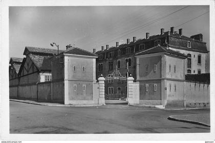 RHONE - LYON 7°ARR - LA CASERNE DE LA MOUCHE RUE CROIX-BARRET - MILITARIA