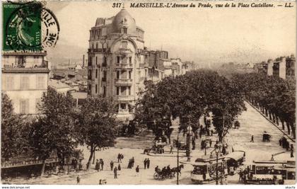 CPA MARSEILLE - L'Avenue du Prado, vue de la Place Castellane (988609)