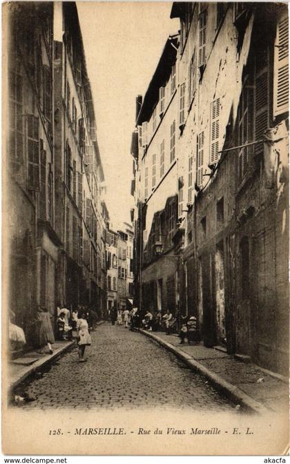 CPA MARSEILLE - Rue du Vieux MARSEILLE (986018)