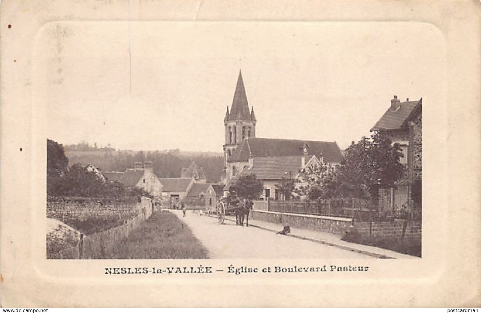 France - NESLES LA VALLÉE (95) Eglise et boulevard Pasteur - Ed. F. Mazet