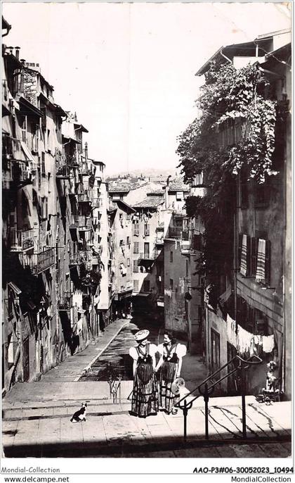 AAOP3-06-0200 - NICE - Une Rue pittoresque du Vieux-Nice