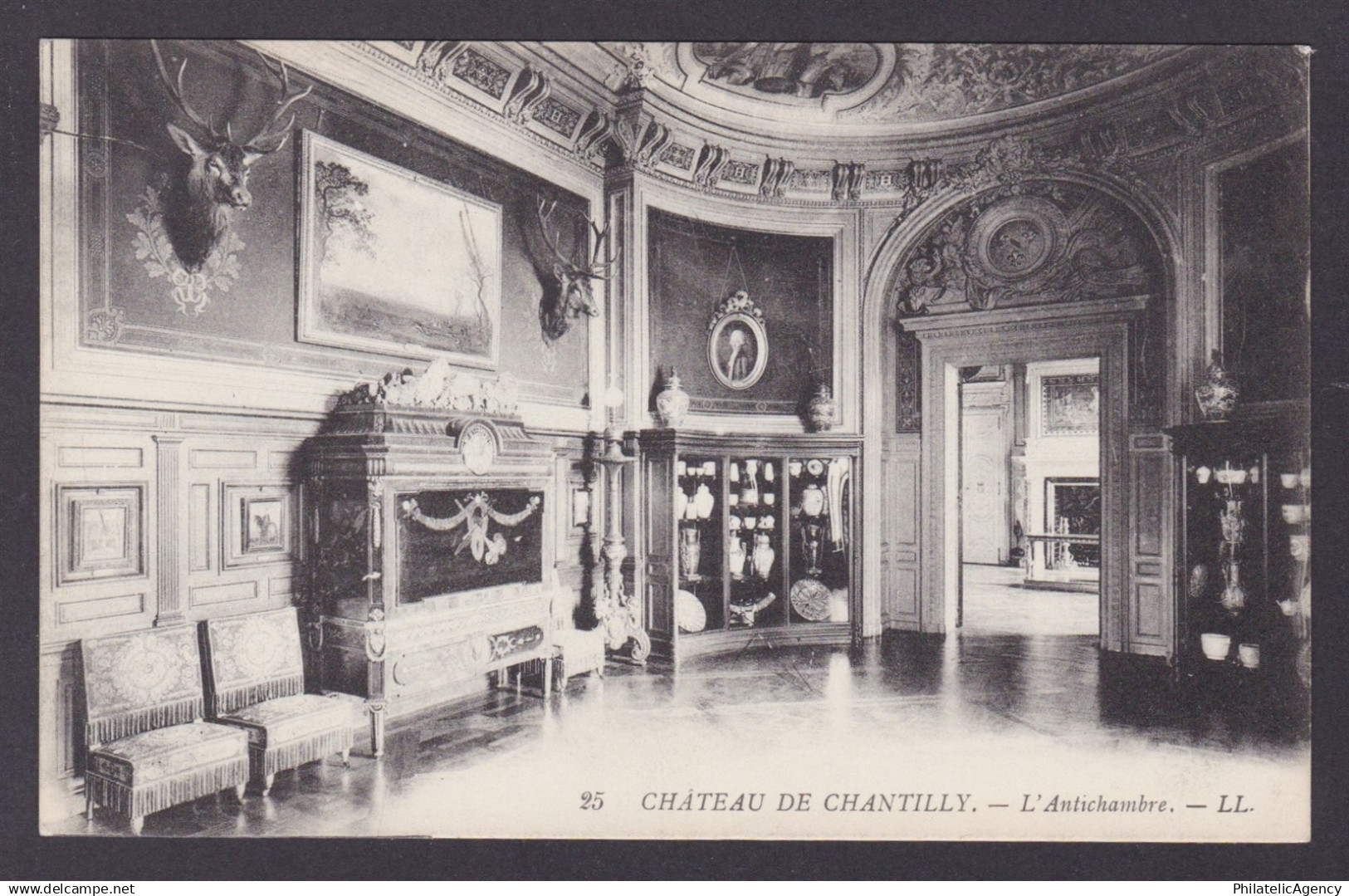 FRANCE, Postcard, Chantilly, L'Antichambre