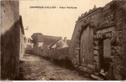 Charroux d Allier, Vieux Portiques