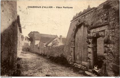 Charroux d Allier, Vieux Portiques