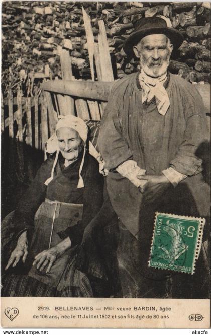 CPA BELLENAVES - Femme agée de 106 ans et son fils agé de 80 ans (125506)