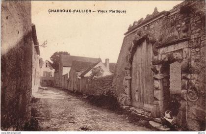 CPA CHARROUX CHARROUX-d'ALLIER - Vieux Portiques (1220992)