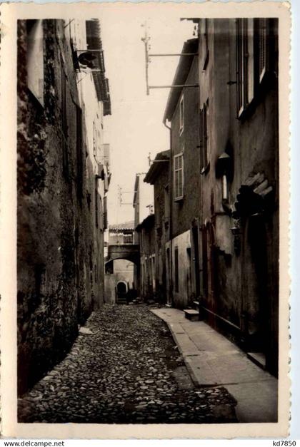 Biot, Vieille rue