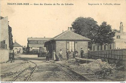 - calvados - ref-G324- isigny sur mer - gare des chemins de fer du calavdos - cheminots - gares -