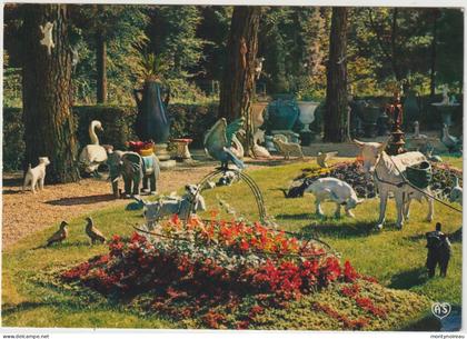 Calvados : env. caen : MESNIL de  Bavent : parcs et jardins, epis normands ,vase , animaux