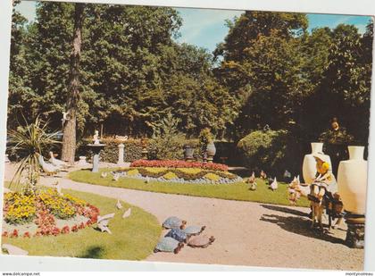 Calvados : env. caen : MESNIL de  Bavent : parcs et jardins, epis normands ,vase , animaux