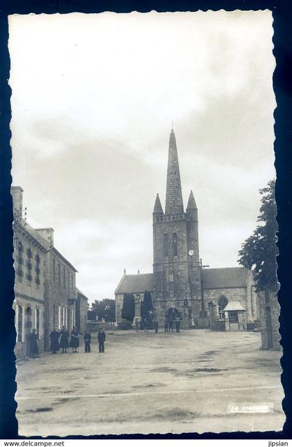 cpsm du 22  Cavan place de l' église  AVR20-190