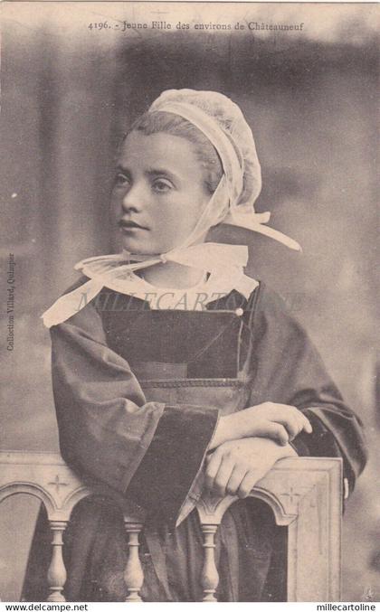 FRANCE - Jeune fille des Environs de Chateauneuf du Faou