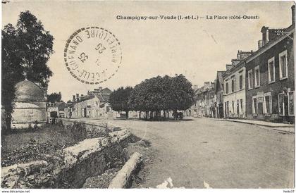 Champigny-sur-Veude - La Place (Côté Ouest)