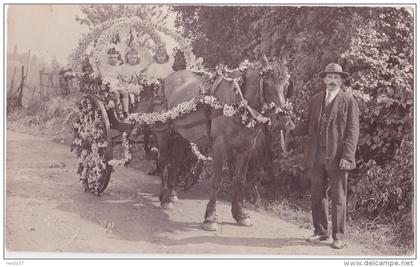 Briollay - carte-photo - 1er prix de cavalcade 1927 - personnes identifiées au dos