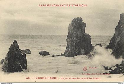 manche - ref- A988- jobourg - hague - un jour de tempete au pied des falaises - carte bon etat -