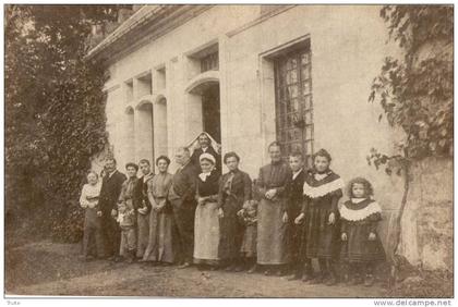 LA GODEFROY  GROUPE DE PERSONNES