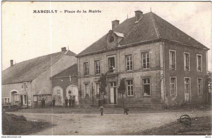 CARTE POSTALE ANCIENNE DE MARCILLY  -  PLACE DE LA MAIRIE