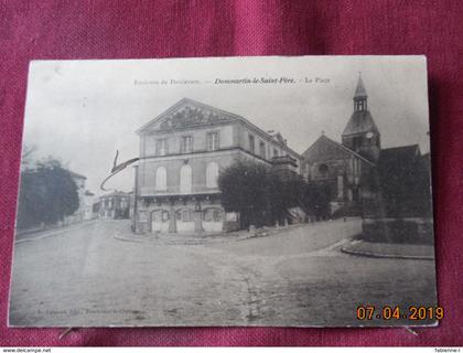 CPA - Dommartin-le-Saint-Père - La Place