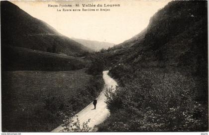 CPA Vallée du Louron - La Route entre Bordéres et Avajan (110437)
