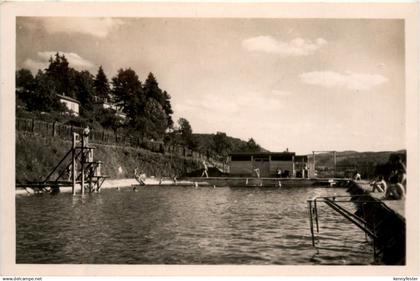 Lamure sur Azergues - La Piscine