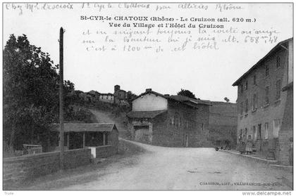 SAINT-CYR-LE-CHATOUX LE CRUIZON VUE DU VILLAGE ET L'HOTEL DU CRUIZON ANIMEE