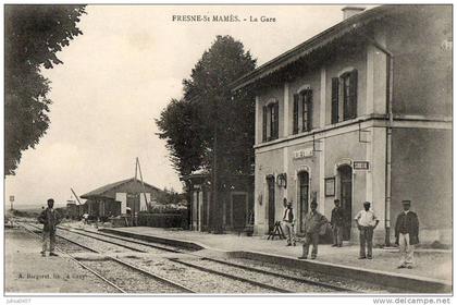 FRESNE SAINT MAMES (70) intérieur de la gare animation