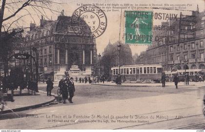 PARIS (75) Place et Fontaine St Michel . Métro entrée Guimard. Autobus