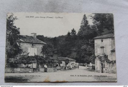 Lizant, près Civray, la place, Vienne 86