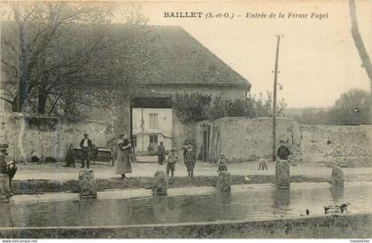 BAILLET EN FRANCE entrée de la ferme Fayel
