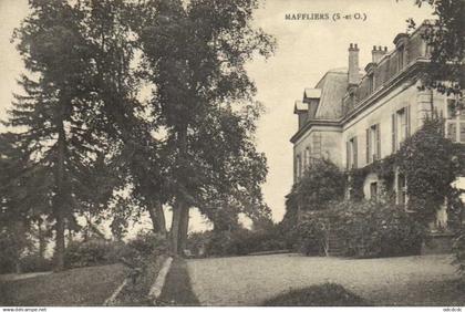 MAFFLIERS  Chateau RV