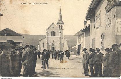 CPA Albens Sortie de la Messe