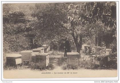 CPA ALLEINS - LE RUCHER DE MONSIEUR LE CURE - ABEILLES - RUCHES