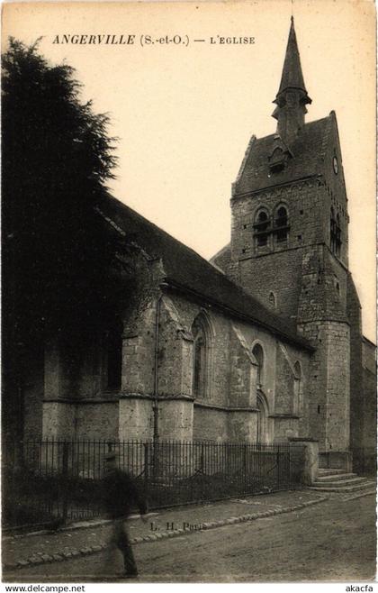 CPA Angerville Eglise (1360029)